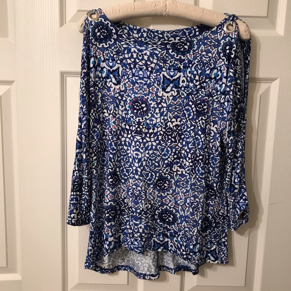 Cable & Gauge Blue knit top Size Medium 3/4 Sleeve